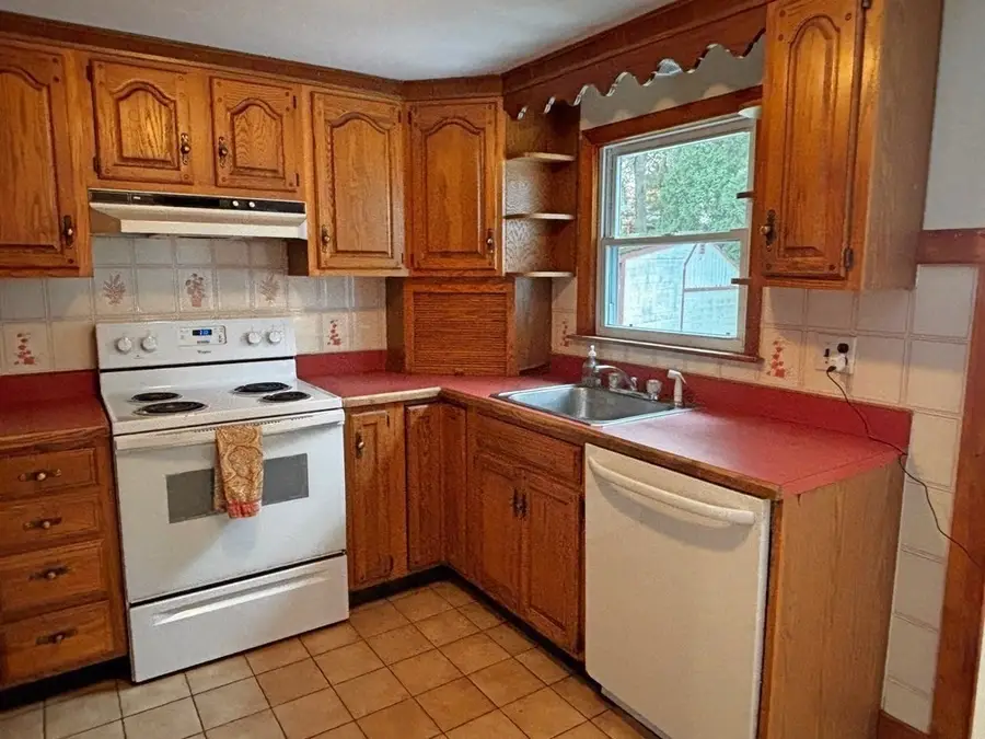 6 Evan Rd, Pembroke, MA 02359 - Image #2