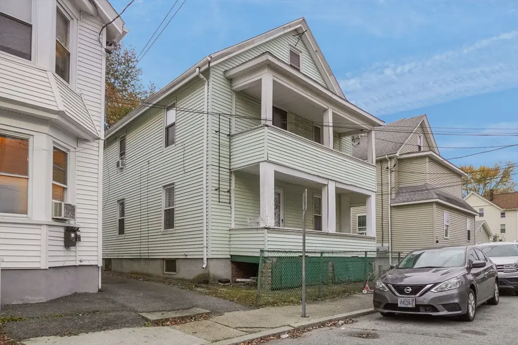 27 Collins Ave, Pawtucket, RI 02860 - Image #1