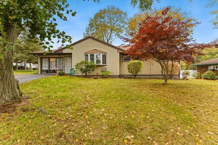 51 Linden Dr, Somerset, MA 02726 - Image #2