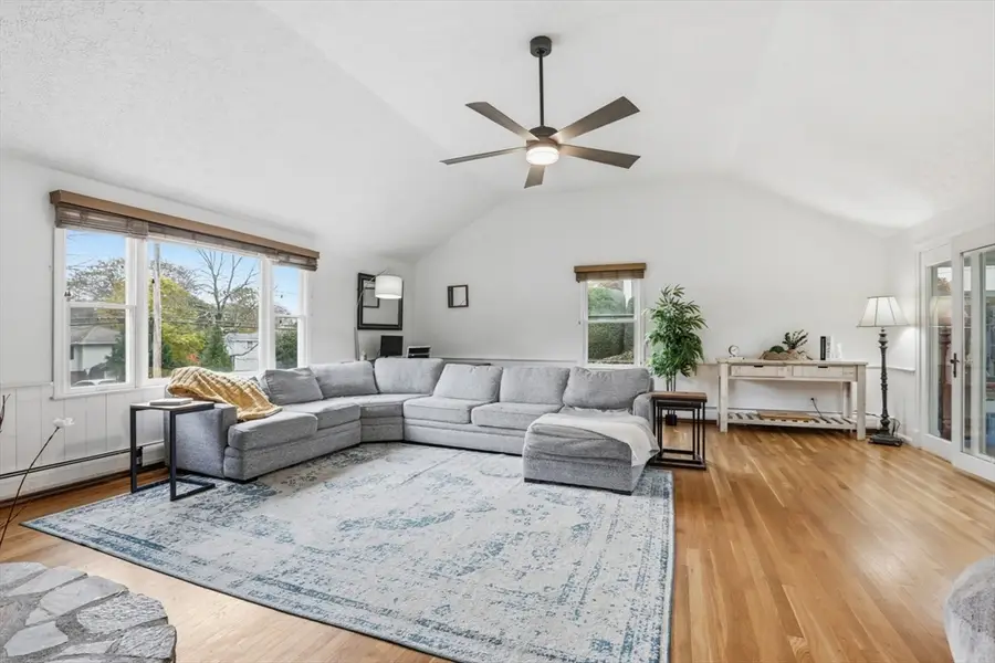 24 Angelica Dr, Framingham, MA 01701 - Image #3