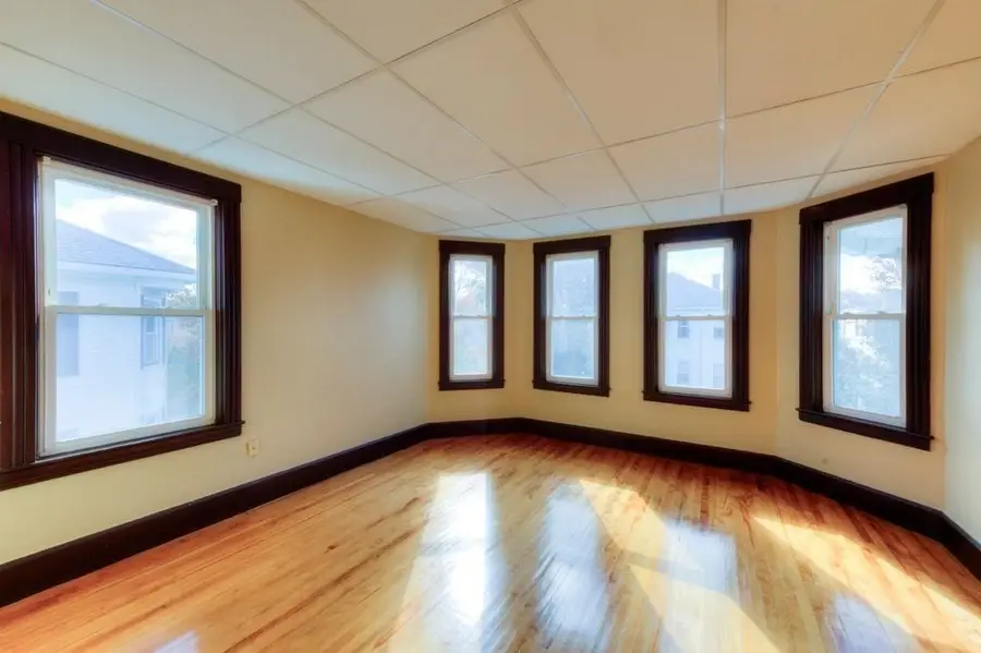 32 Blossom Street, Worcester, MA 01609 - Image #3