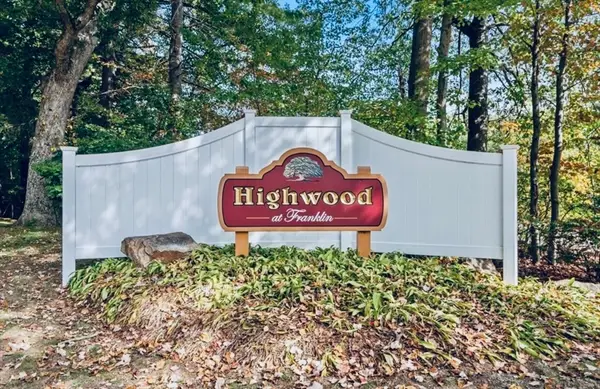 134 Highwood Dr #134, Franklin, MA 02038