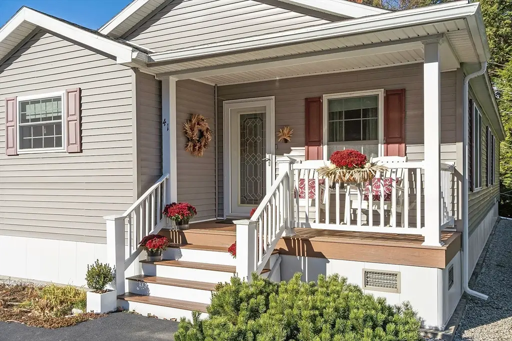 41 Peggi Ln, Winchendon, MA 01475 - Image #1