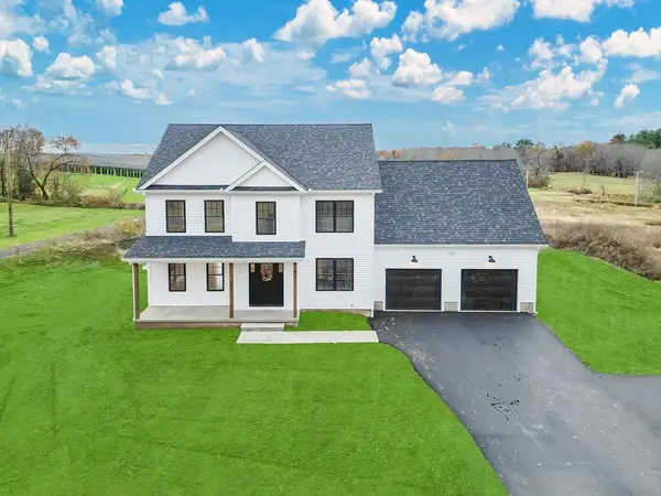 42 East St, Granby, MA 01033