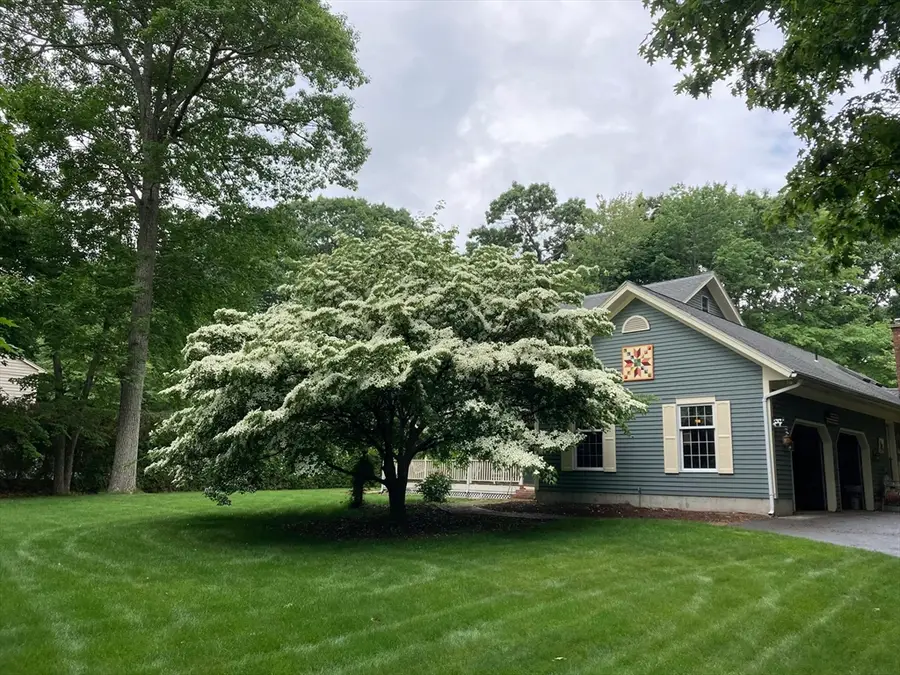 37 Oakridge Dr, Belchertown, MA 01007 - Image #3