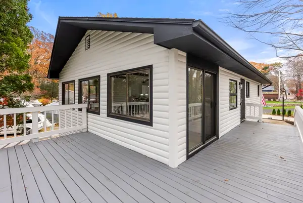 6 Henry Rd, Webster, MA 01570