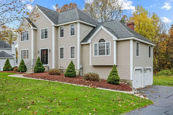 5 Wildflower Dr, Sutton, MA 01590