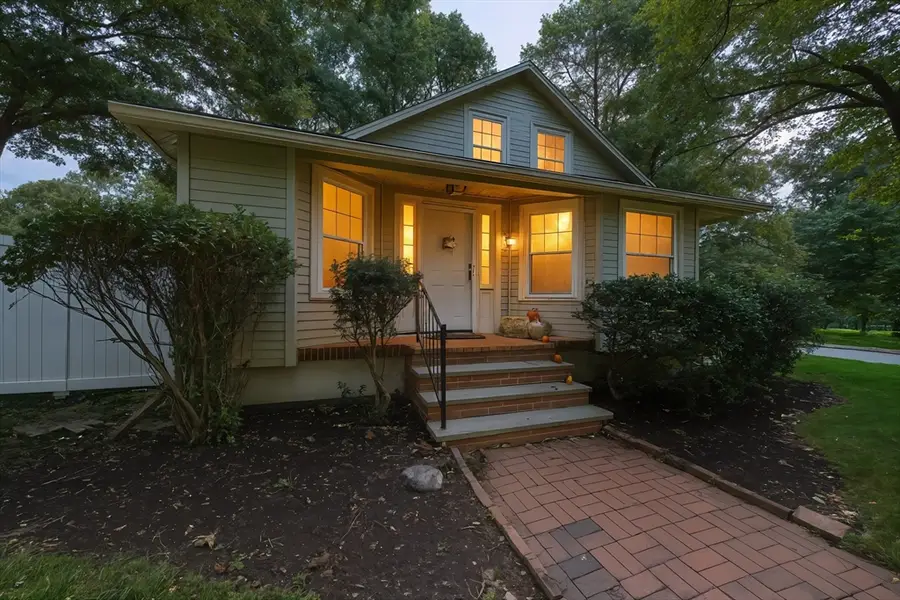 3 Corinne Pkwy, Middleboro, MA 02346 - Image #2