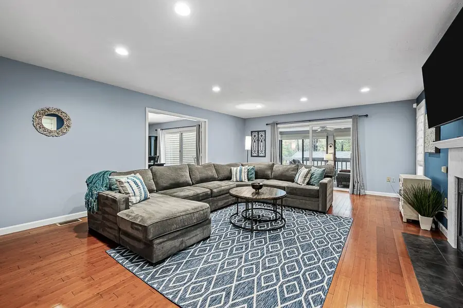 91 Jimney Dr #91, Westford, MA 01886 - Image #2