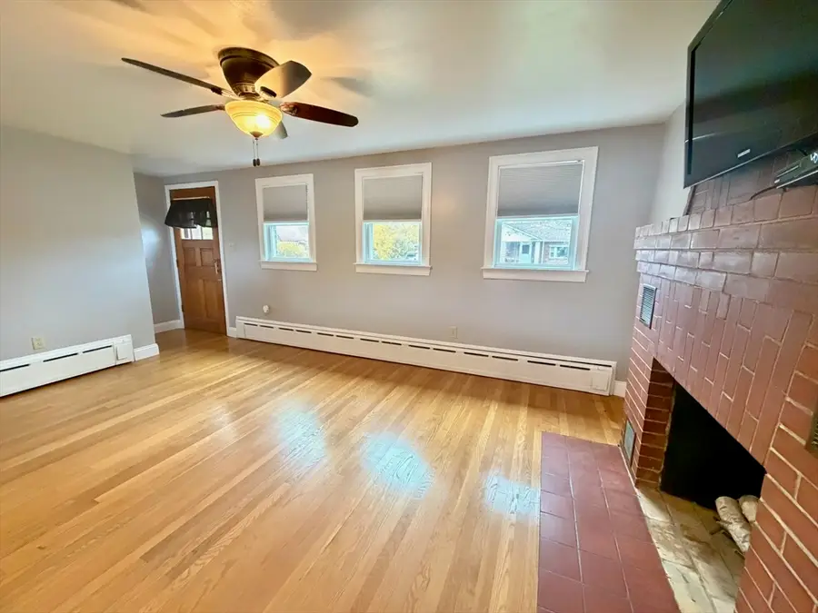 6 Vineyard Ave, Clinton, MA 01510 - Image #2