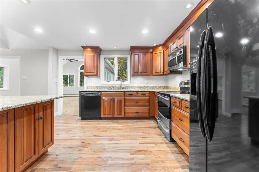 33 Dascomb Rd, Andover, MA 01810 - Image #3