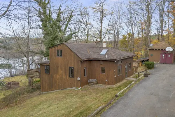 1044 Lancaster Ave, Lunenburg, MA 01462