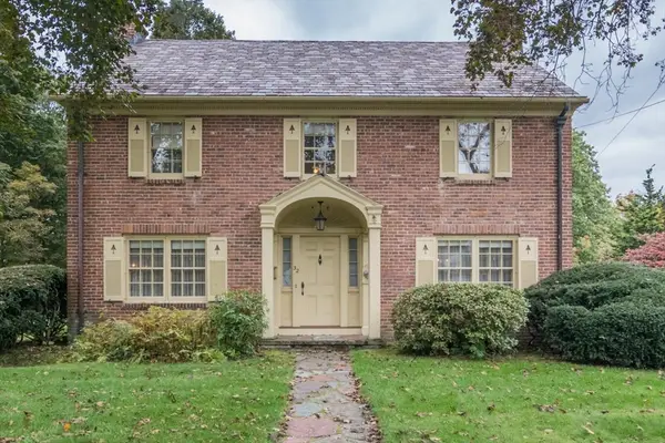 32 Longview Dr, Longmeadow, MA 01106