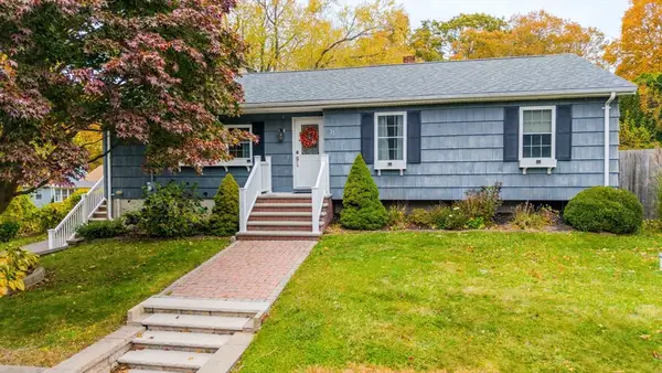 33 William St, Westport, MA 02790