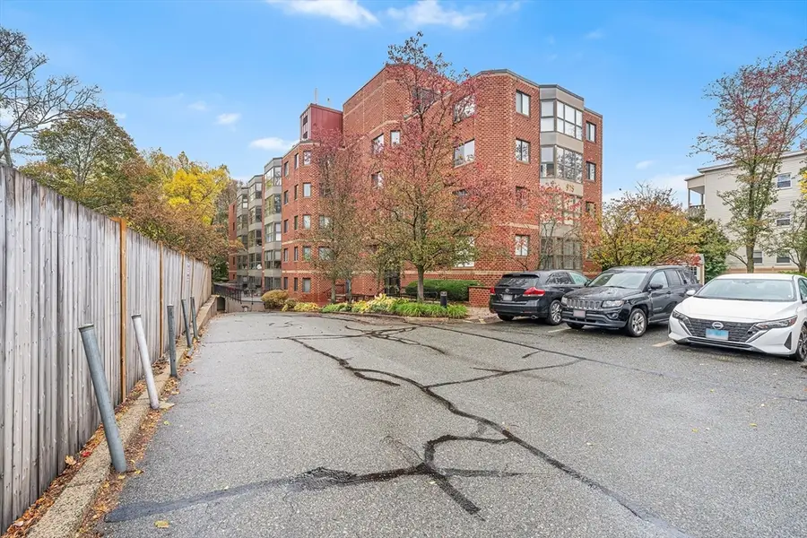 975 Massachusetts Ave #307, Arlington, MA 02476 - Image #2