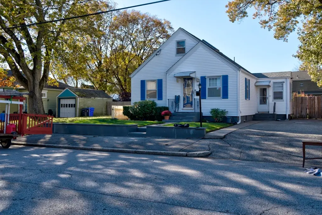 151 Slater Park Ave, Pawtucket, RI 02861 - Image #1