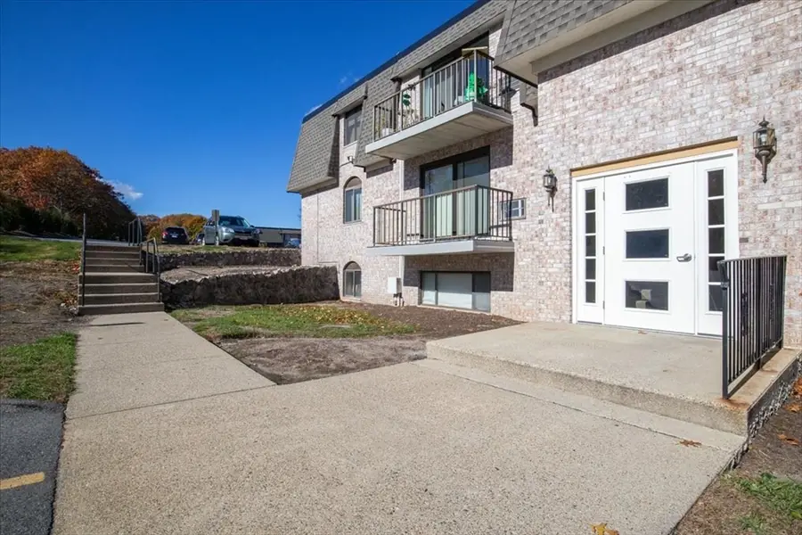 40 High St (cass Street Entrance) #207, Dedham, MA 02026 - Image #3