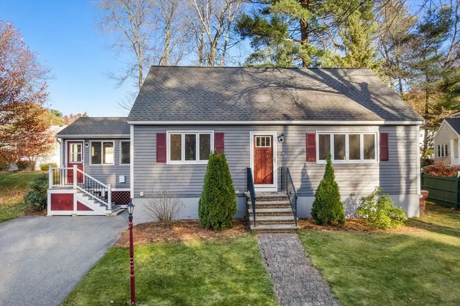 102 Montgomery Ave, Lowell, MA 01851 - Image #2