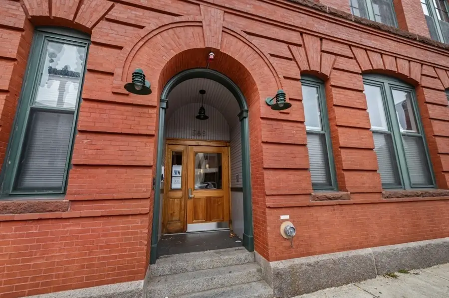 589 Essex St #102, Lynn, MA 01901 - Image #2