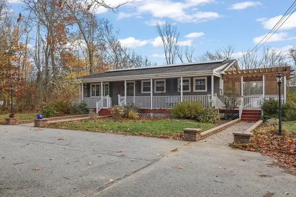 15 Winthrop Street, Rehoboth, MA 02769