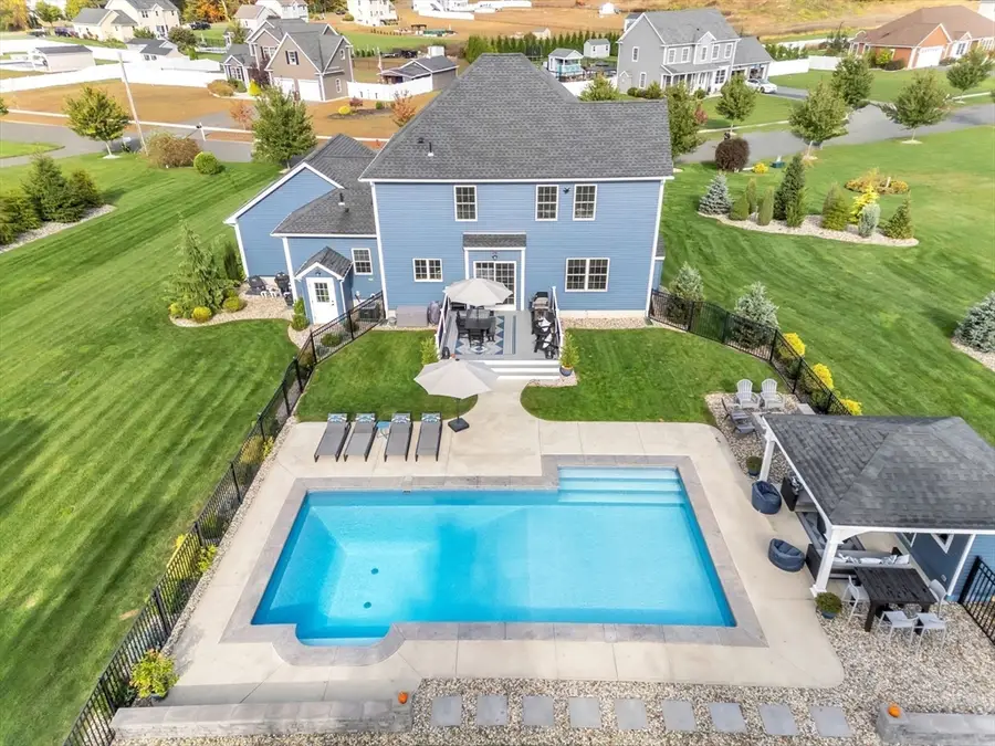 10 Day Lily Ln, Westfield, MA 01085 - Image #2