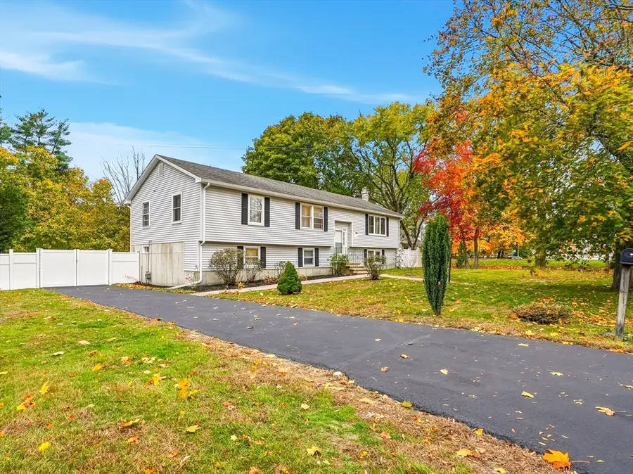 483 Park St, Stoughton, MA 02072 - Image #2