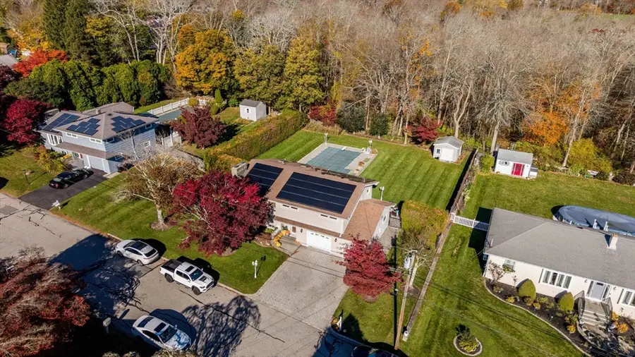 29 Maplecrest Dr, Dartmouth, MA 02747 - Image #3