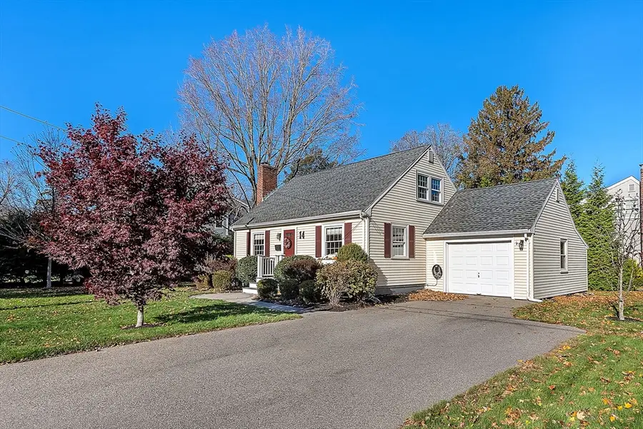 14 Twitchell St, Wellesley, MA 02481 - Image #2