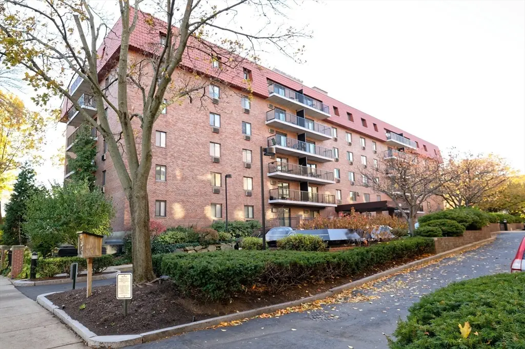 125 Pleasant St #201, Brookline, MA 02446 - Image #1