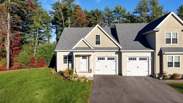 26 Santana Way #26, Carver, MA 02330