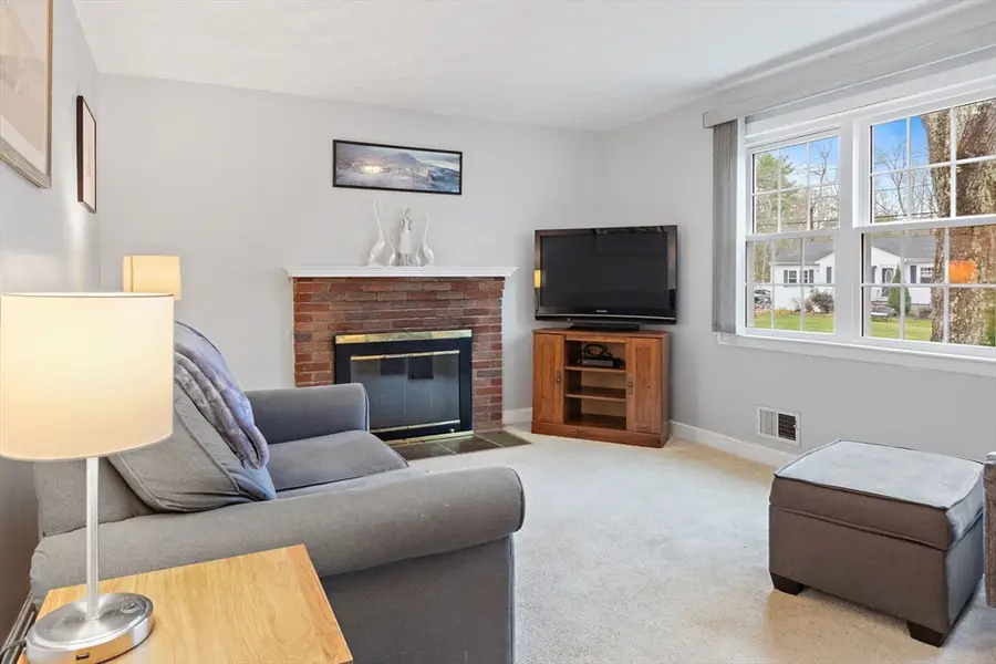 214 Conlyn Ave, Franklin, MA 02038 - Image #3