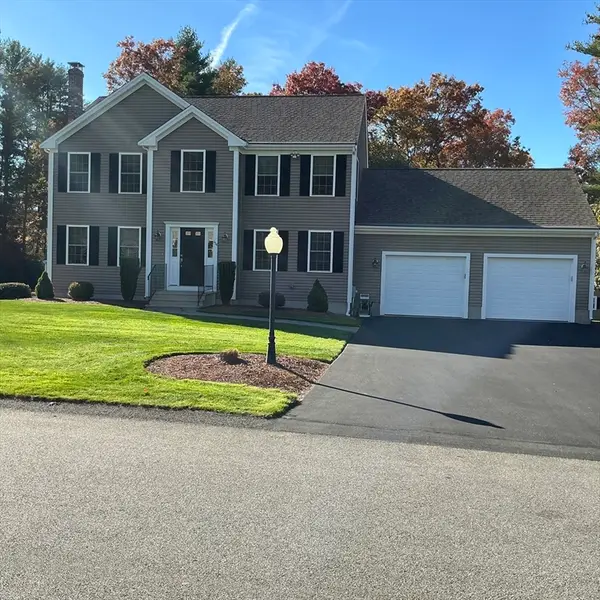 154 Appaloosa Way, Taunton, MA 02780
