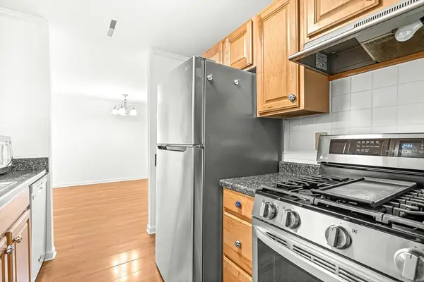 6 Greenbriar Dr #110, North Reading, MA 01864