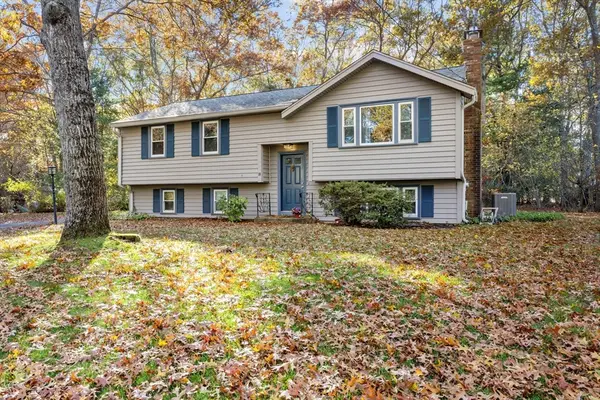 18 Lombard Street, Plymouth, MA 02360