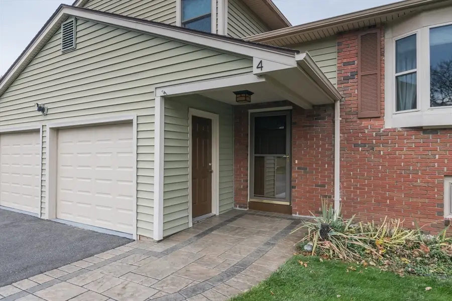 4 Liquori Dr, Feeding Hills, MA 01030 - Image #3