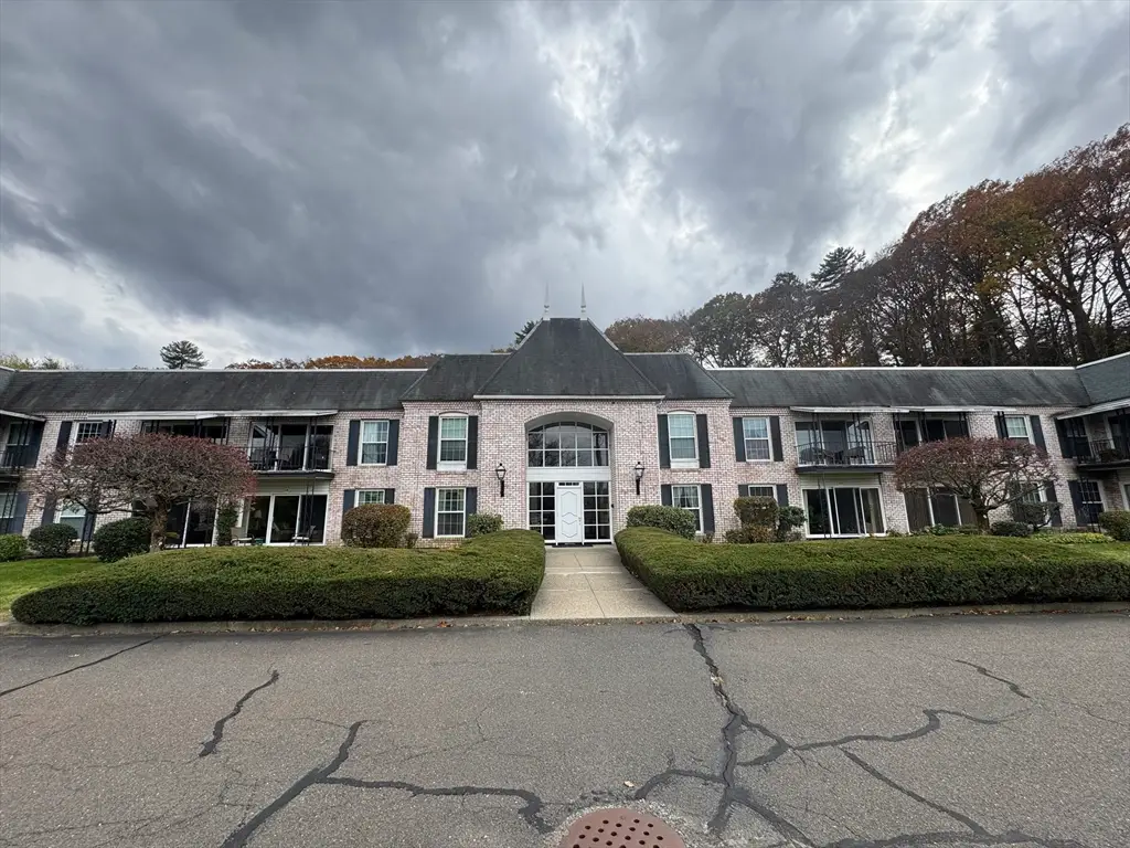 324 Russell Rd #101, Westfield, MA 01085 - Image #1