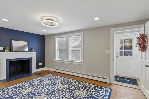 563 Chandler St, Worcester, MA 01602