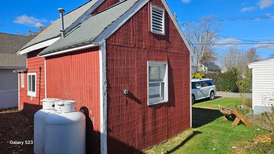 18 Laurel Ave, Sterling, MA 01564 - Image #2