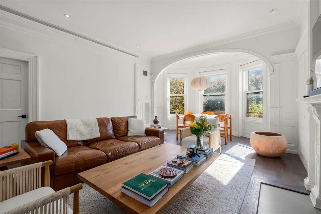 167 Commonwealth Ave #5, Boston, MA 02116 - Image #1