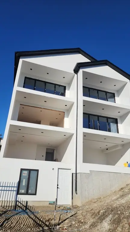 47 Laurel St #47, Worcester, MA 01605