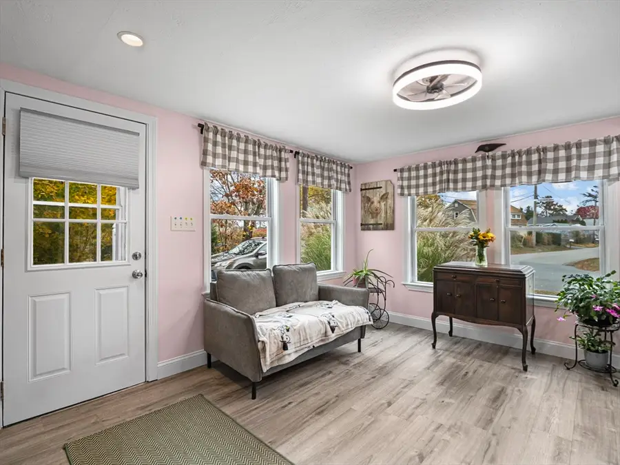 8 Wilson Ln, Westford, MA 01886 - Image #2