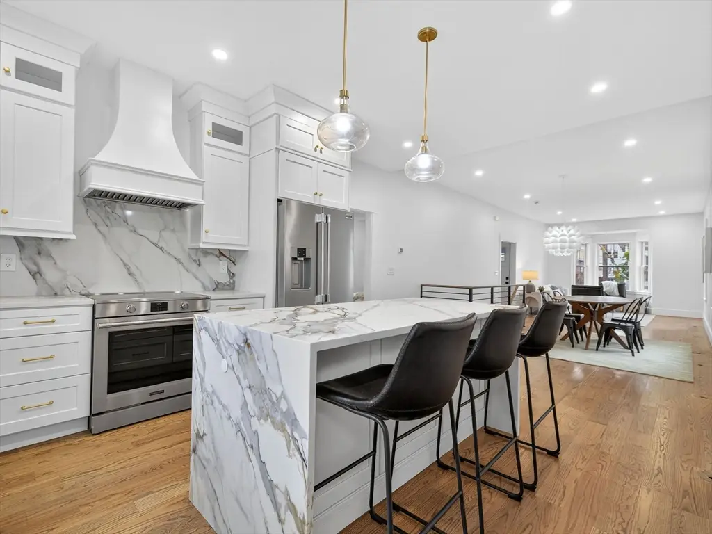 31 Houghton St #A, Somerville, MA 02143 - Image #1