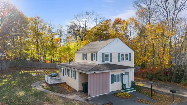 35 Thissell Ave, Dracut, MA 01826