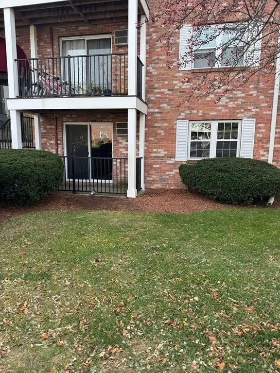 2 Karen Cir #2, Billerica, MA 01821