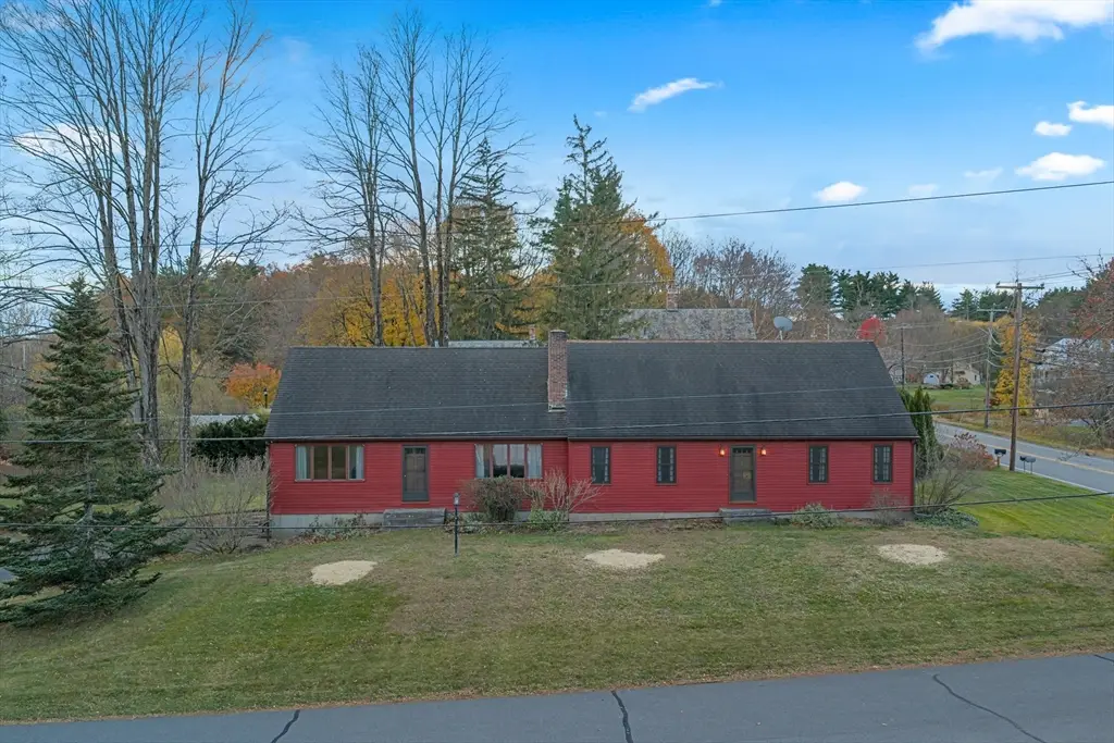 4 Pickett Ln, Greenfield, MA 01301 - Image #1