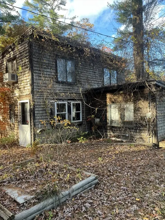 14 Wisteria Street, Lakeville, MA 02347