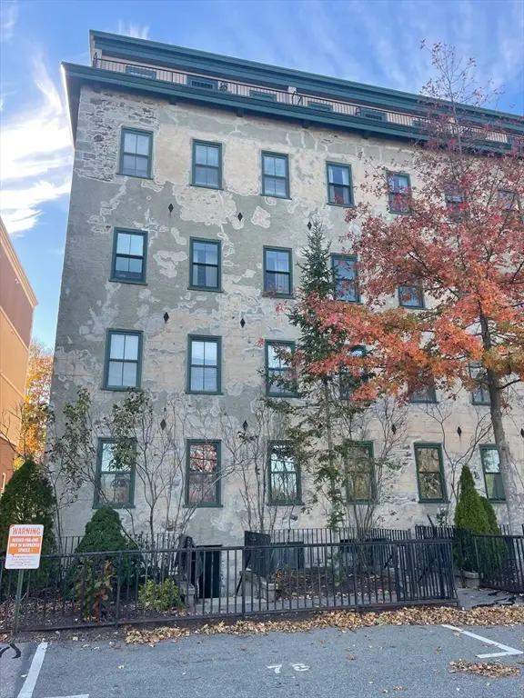 426 Mount Hope Street #406, North Attleboro, MA 02760