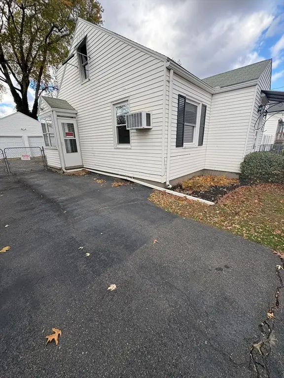 82 Waldorf St, Springfield, MA 01109 - Image #3