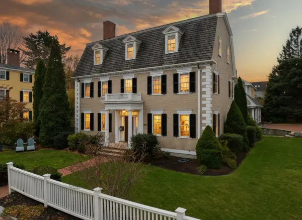 287 1/2 High Street, Newburyport, MA 01950