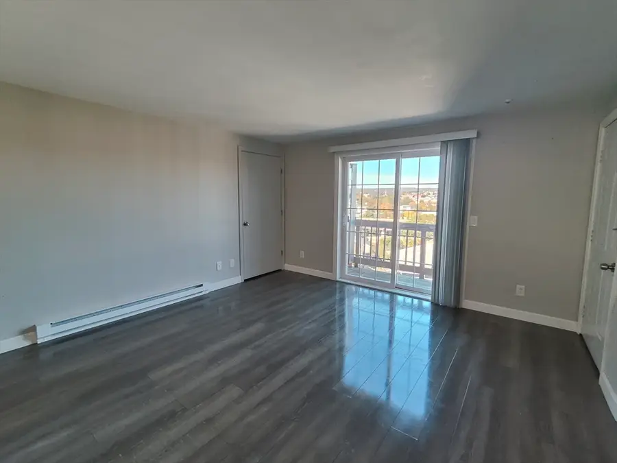 172 Perry Ave #3B, Worcester, MA 01610 - Image #2